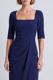 Vestito da lavoro midi con scollo quadrato blu navy a maniche mezze e spacco