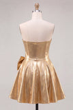 Abito di cocktail a linea A in Oro Metallico A-Line con fiocco