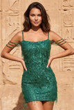 Abito corto di cocktail con paillettes verde scuro con spalle fredde e frangie