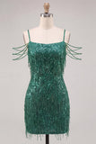 Abito corto di cocktail con paillettes verde scuro con spalle fredde e frangie
