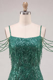 Abito corto di cocktail con paillettes verde scuro con spalle fredde e frangie