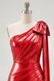 Abito rosso metallico arricciato asimmetrico con fiocco