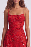 Paillettes rosse a linea A pizzi raccolti dietro spallette Vestito corto