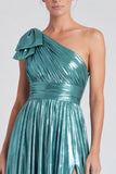 Vestito formale lungo con fiocco a linea a una spalla metallico dorato con fessura