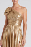 Vestito formale lungo con fiocco a linea a una spalla metallico dorato con fessura