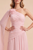 Abito Maxi in chiffon a linea arricciata con una spalla e mantello rosa chiaro