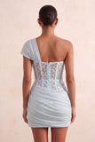 Corsetto oliva trasparente con una spalla Abito corto di cocktail arriccito con pizzo sulla schiena