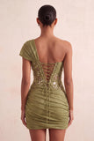Corsetto oliva trasparente con una spalla Abito corto di cocktail arriccito con pizzo sulla schiena