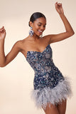 Abito corto di cocktail senza spalline blu navy bodycon paillette con piume
