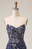 Abito corto di cocktail senza spalline blu navy bodycon paillette con piume