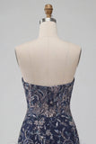 Abito corto di cocktail senza spalline blu navy bodycon paillette con piume