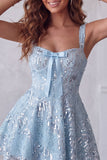 A-Line Sky Blue Spalline spesse Short Floreal Paillettes Abito di cocktail con fiocco