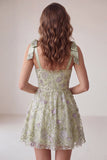 Vestito corto di ritorno a casa corto A-line Sage con spalle spesse