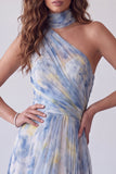 Abito lungo elegante a fiori con taglio a spalle blu e sciarpa al collo