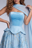 Corsetto A-Line azzurro cielo abito da cerimonia lungo senza spalline con mantello laterale