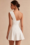 Abito da sposa a linea a A con una sola spalla bianco