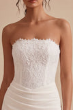 Abito mini da sposa bodycon senza spalline con pizzo