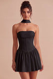 Abito da bridal shower senza spalline in linea A con sciarpa al collo