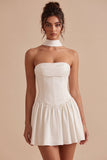 Abito da bridal shower senza spalline in linea A con sciarpa al collo