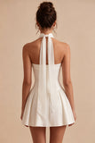Abito da bridal shower senza spalline in linea A con sciarpa al collo