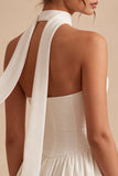 Abito da bridal shower senza spalline in linea A con sciarpa al collo