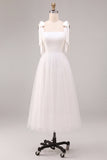 Abito da fidanzamento in tulle midi bianco a scollo quadrato con fiocco