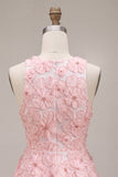 Abito rosa di Homecoming a a linea floreale con collo rotondo, perle con volant e perline