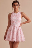 Abito rosa di Homecoming a a linea floreale con collo rotondo, perle con volant e perline