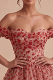 Corsetto rosso a fila a paillettes con la spalla scoperta, vestito di homecoming a livelli e volant