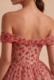 Corsetto rosso a fila a paillettes con la spalla scoperta, vestito di homecoming a livelli e volant
