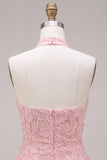 Vestito corto di cocktail rosa con scollo a capezza perle floreali arricciate a livelli