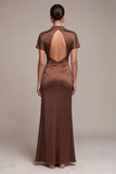 Abito elegante lungo da sirena a collo alto in Satin Coffee con maniche corte