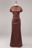 Abito elegante lungo da sirena a collo alto in Satin Coffee con maniche corte