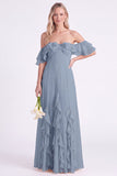 Abito lungo da damigella d'onore con spalle spalle e chiffon