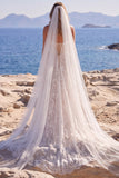 Corsetto bianco senza spalline in pizzo con velo