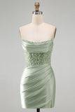 Vestito corto di cocktail in raso perla verde polverosa con paillettes arricciate