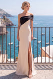 Abito elegante lungo a sirena asimmetrica in champagne nero con fessura