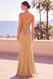 Blush con scollo a capezza paillettes ricamato con perline e arricci abito lungo da sirena