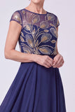 Abito Madre della Sposa a A-Line Illusion con scollo lungo e perline blu navy