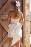 Perle senza spalline in Pizzo d'Avorio Abito corto da bridal shower con fiocco