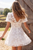 Abito corto da bridal shower corto a scolletto a V floreale appliquedato in stile A-Line
