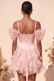 Corsetto rosa con spalle fredde e abito corto da homecoming con orlo a volette