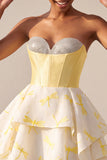 Corsetto giallo A-Line Sweetheart con stampa alta-bassa e strass