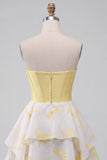 Corsetto giallo A-Line Sweetheart con stampa alta-bassa e strass