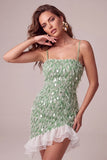 Abito di cocktail verde bodycon scollo quadrato con frange di paillettes e orlo asimmetrico