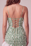 Abito di cocktail verde bodycon scollo quadrato con frange di paillettes e orlo asimmetrico