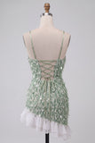 Abito di cocktail verde bodycon scollo quadrato con frange di paillettes e orlo asimmetrico