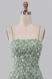 Abito di cocktail verde bodycon scollo quadrato con frange di paillettes e orlo asimmetrico