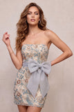 Bodycon Sequins grigio chiaro abito corto di cocktail senza spalline con perline fiocco