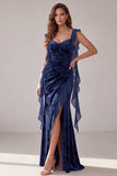 Abito da sera lungo arricciato con guaina in velluto blu navy con volant